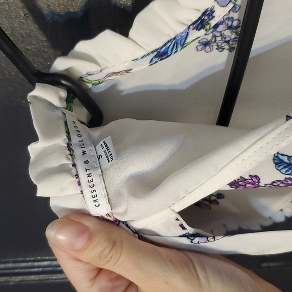 Floral Ruffle Sleeve Top - Picture 2 of 3